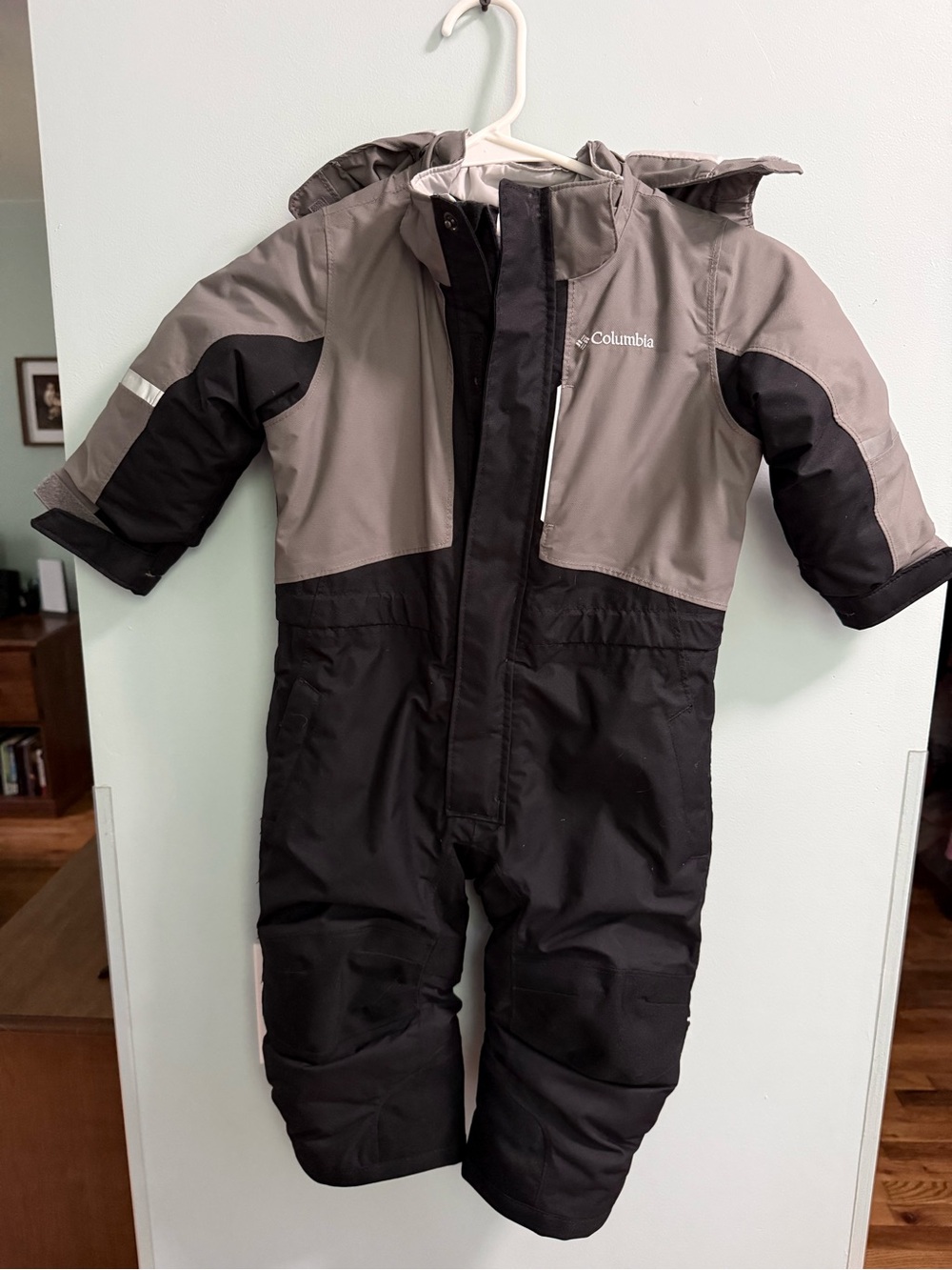 Columbia Unisex Black and Light Gray Snowsuit - 2T
